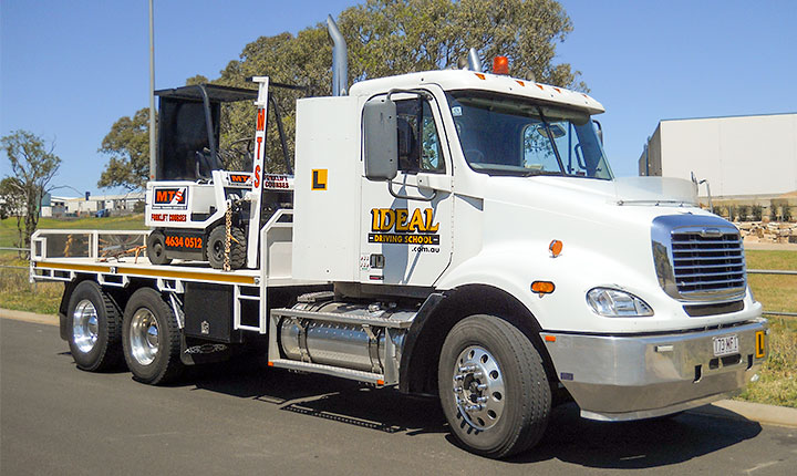 Heavy-Rigid truck rig for driver training at Ideal Driving School, Toowoomba